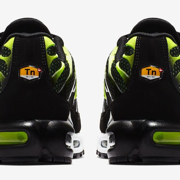NIKE Air Max Plus, Black / Volt-Dark Grey (Men\'s Size: 12.0) main image 6